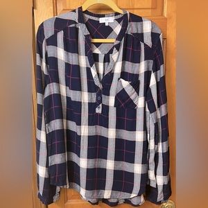 Lightweight Women’s Navy Flannel w/ roll tab sleeves - size L